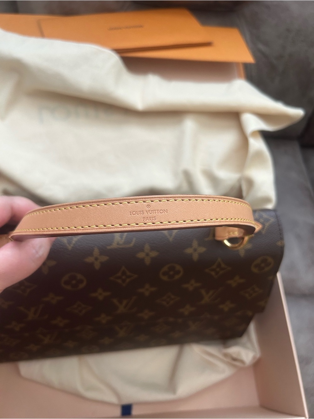 Likes New Louis Vuitton Monogram Cluny MM Satchel - Picture 6 of 15